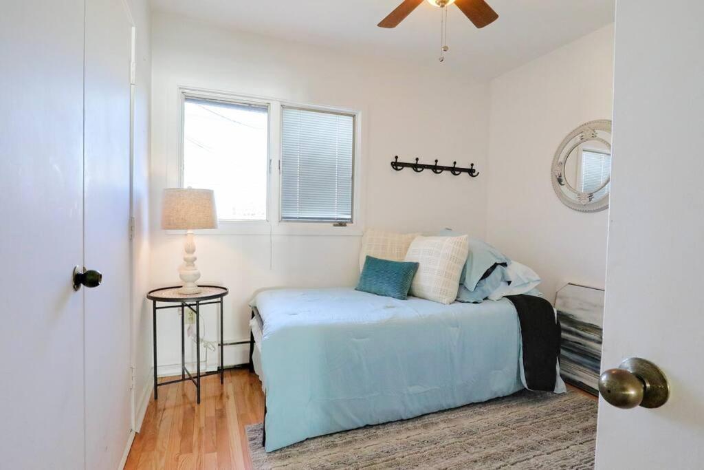Cheerful 3 Bedroom Front With Fire Place Milford